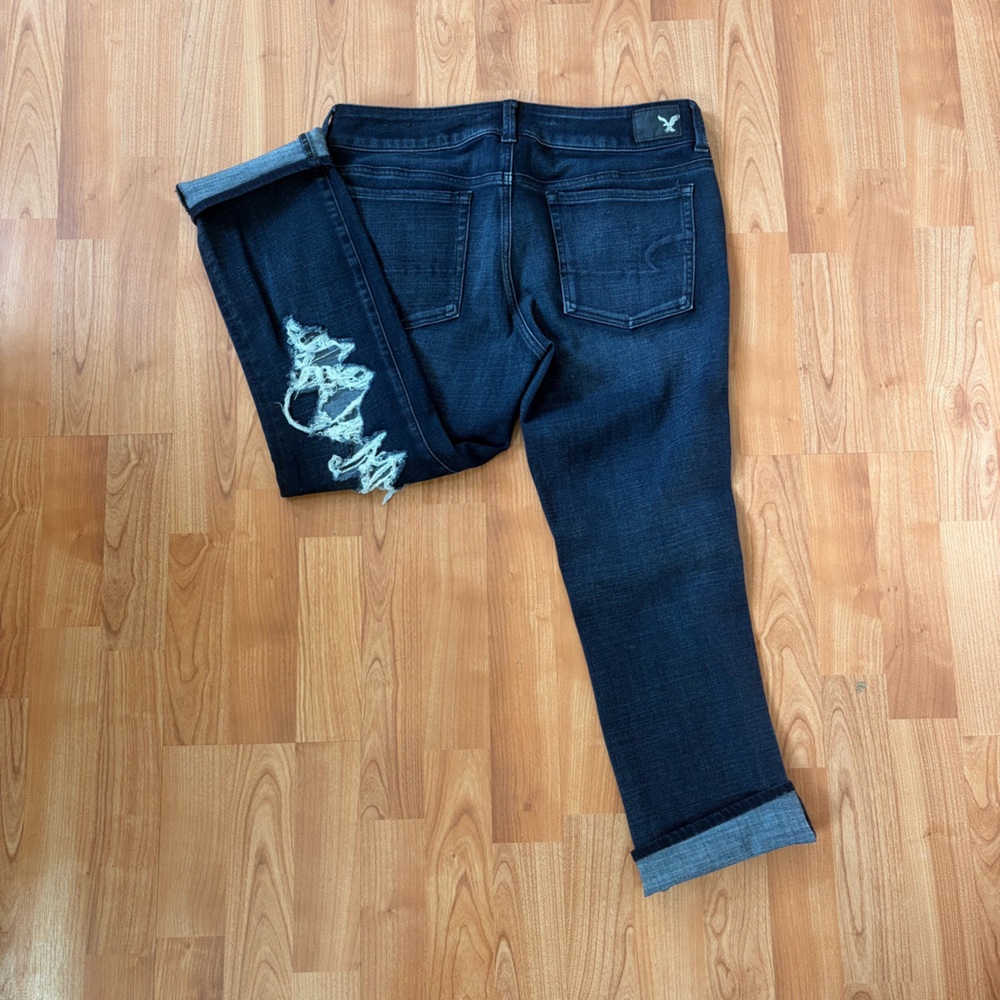 American Eagle Capri/Cropped Stylish Distressed Blue Jeans - Picture 2 of 4